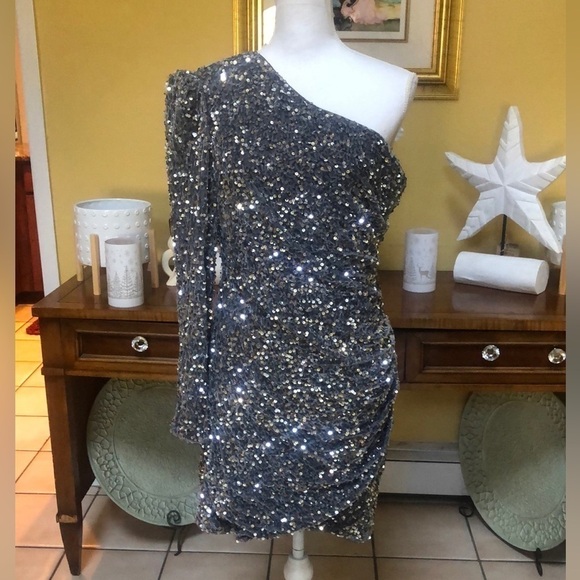 Vintage One Shoulder Glamorous Long Sleeve Sequins Grey Body con Mini Dress NWOT - Picture 3 of 16